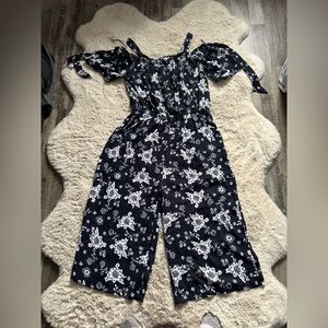 Beautiful ladies 3/4 length romper.